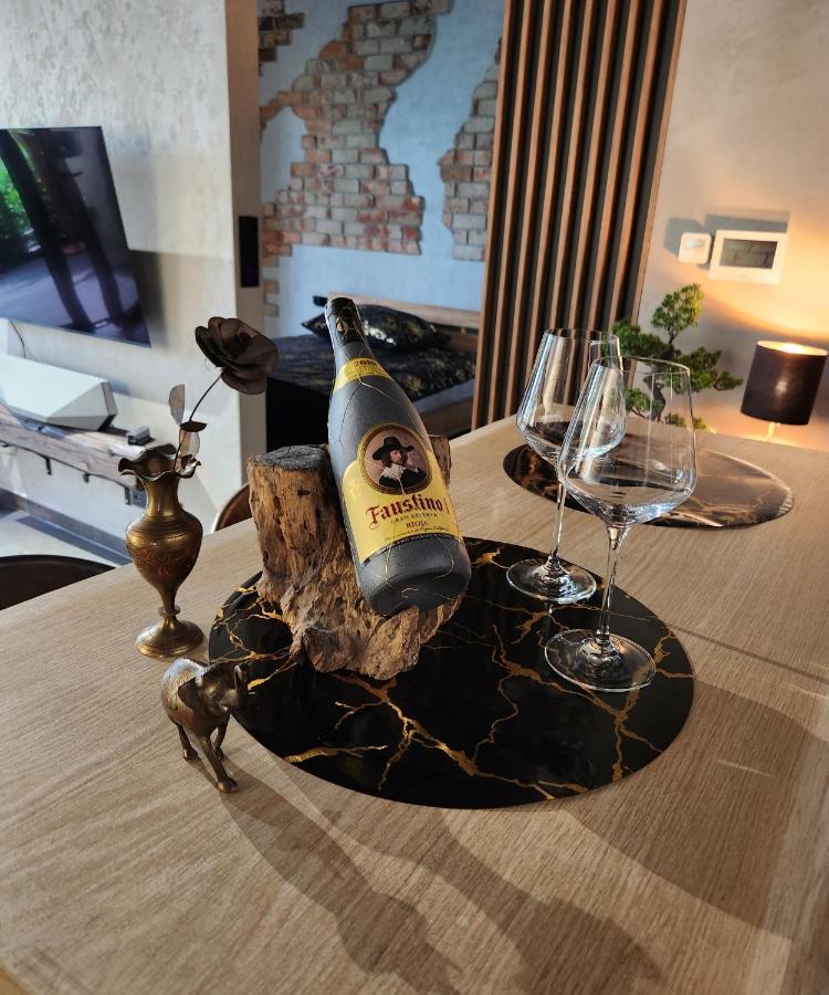 Luxury Spa City Center Apartments, Pool & Sauna & Gym & Self Check In 24 H & Free Parking Krakov Exteriér fotografie